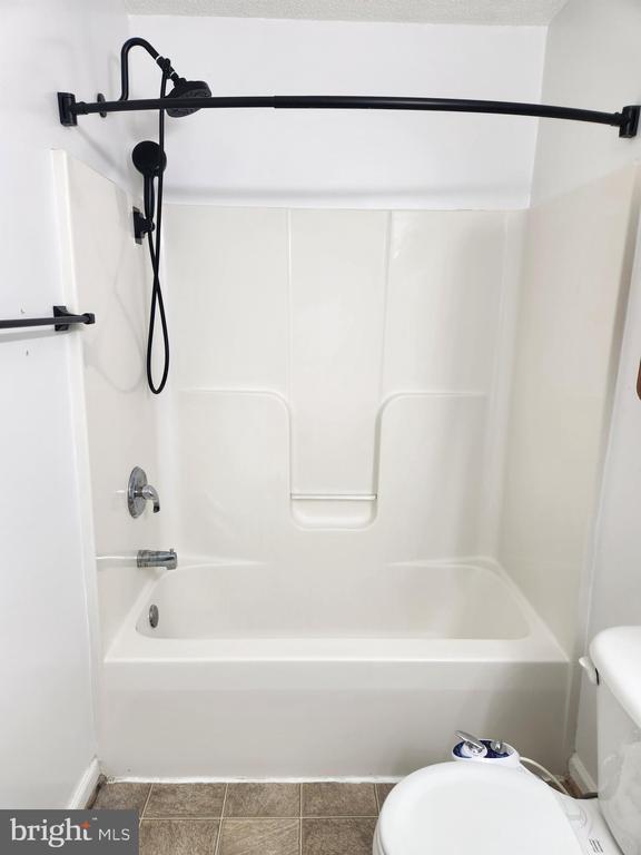 Building Photo - 513 E 11th Ave