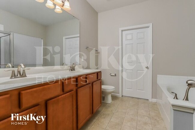 Building Photo - 304 Country Trail Dr