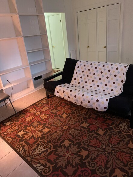 Building Photo - 603 G St SW