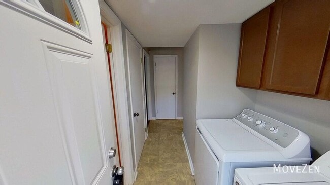 Building Photo - 6017 Whittier Dr