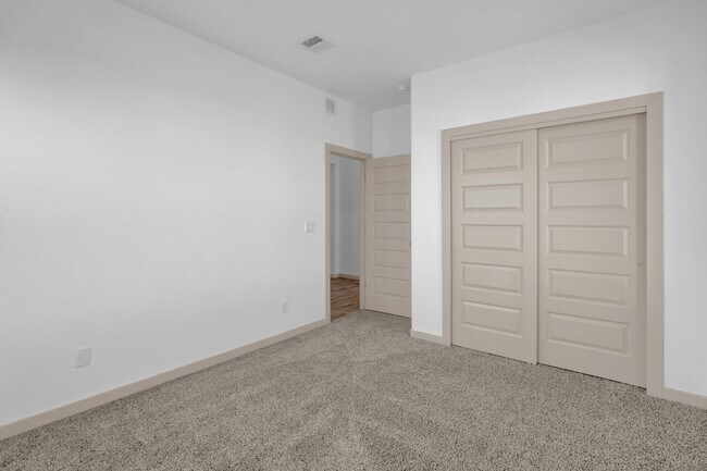 Building Photo - 12614 Amesbury