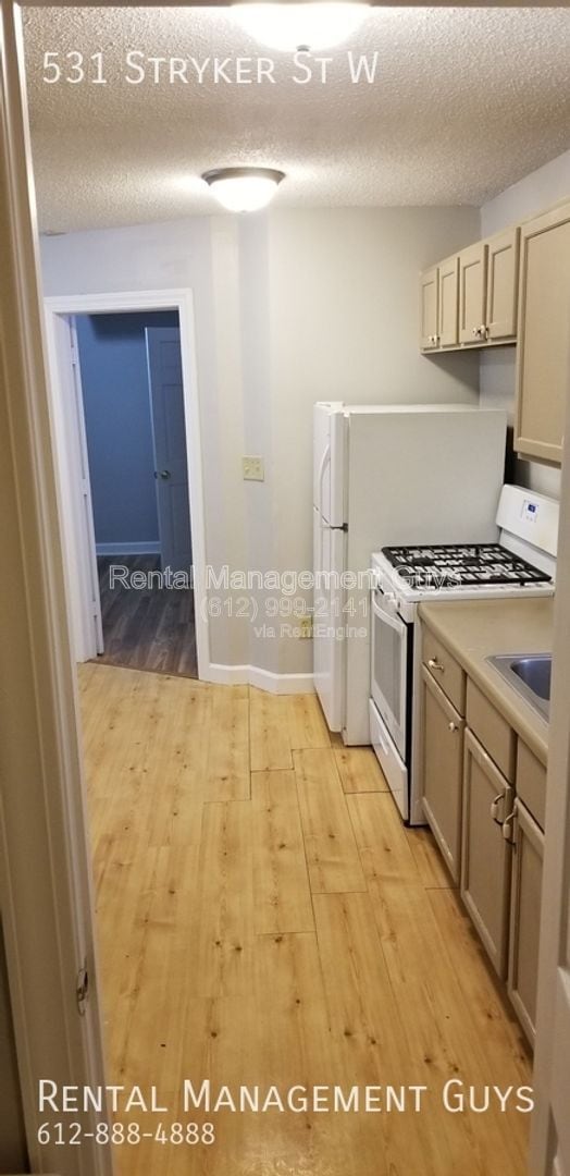 Building Photo - 531 S Stryker Ave