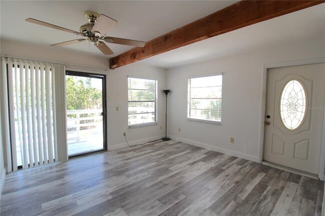 Building Photo - 60 Beachcomber Ln