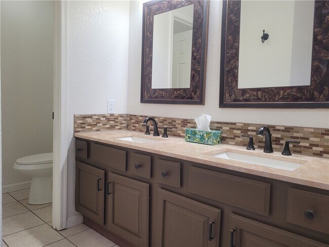 Building Photo - 3835 Smoketree Cir