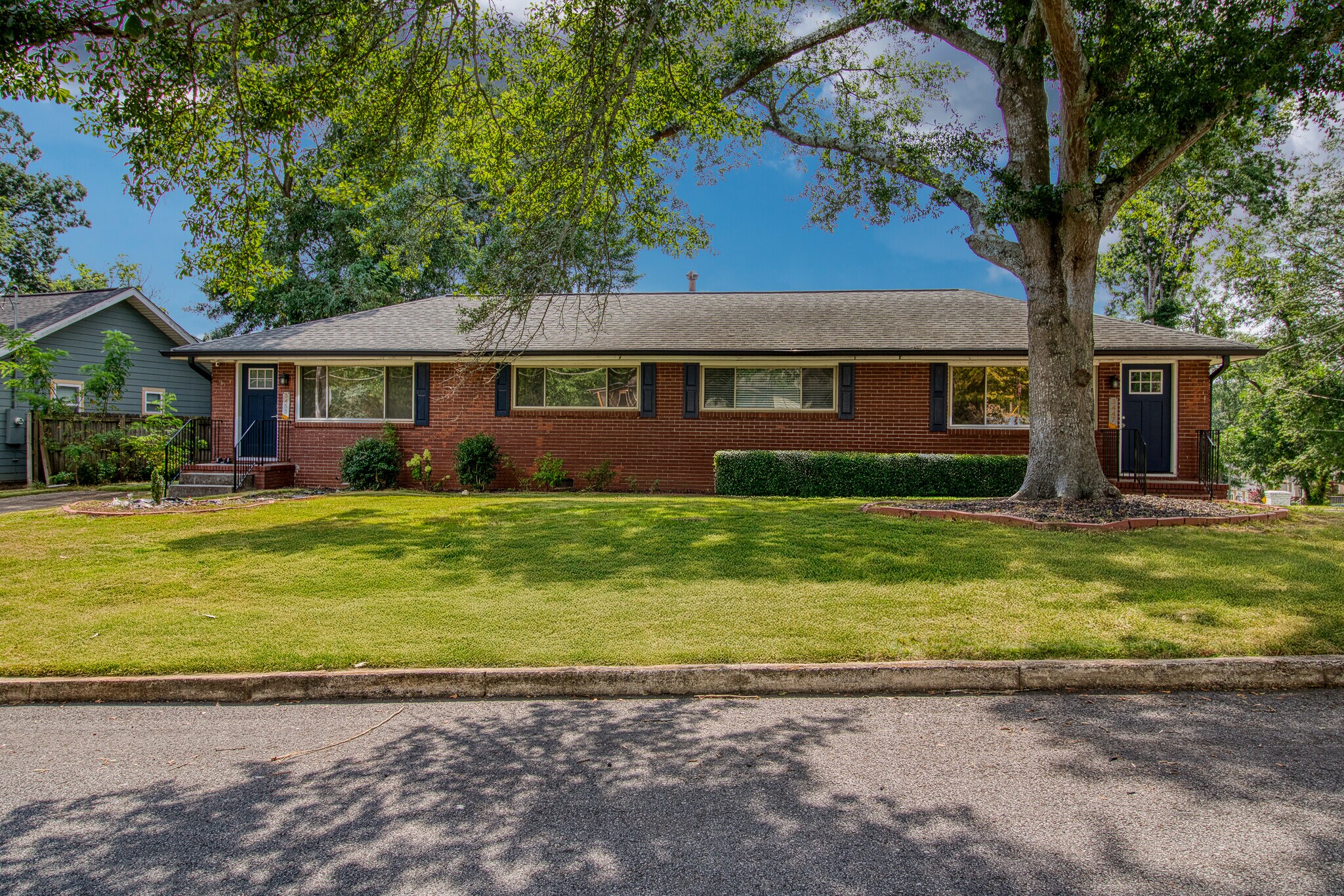 Duplex, your new home - 3453 Pierce St