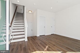 Building Photo - 596 Watermans Dr