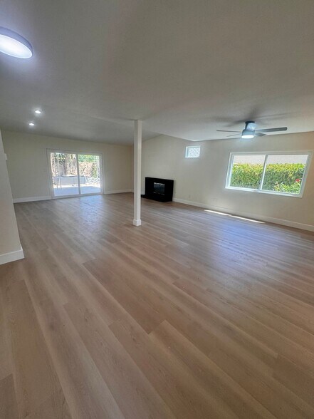 Building Photo - 9244 Crebs Ave