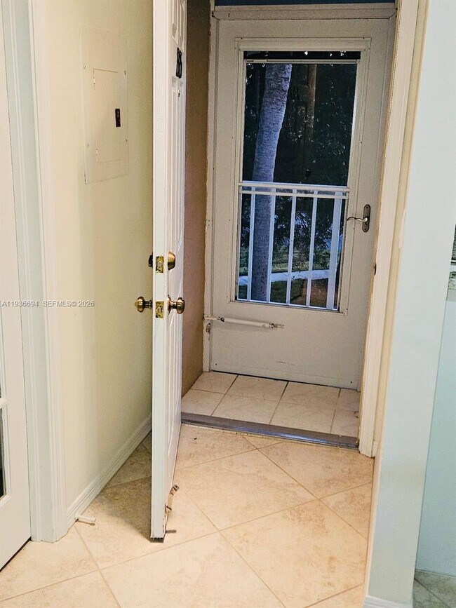 Building Photo - 1335 Mainsail Dr