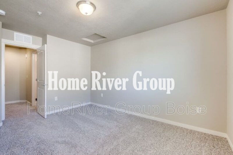 Building Photo - 4771 N Morninggale Dr