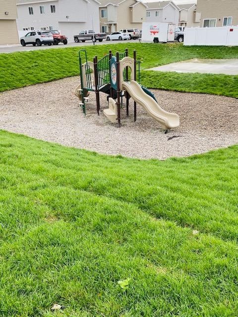 Building Photo - 706 S Saturn Ave