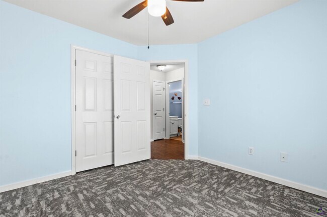Building Photo - 324 Tyson Glen Dr