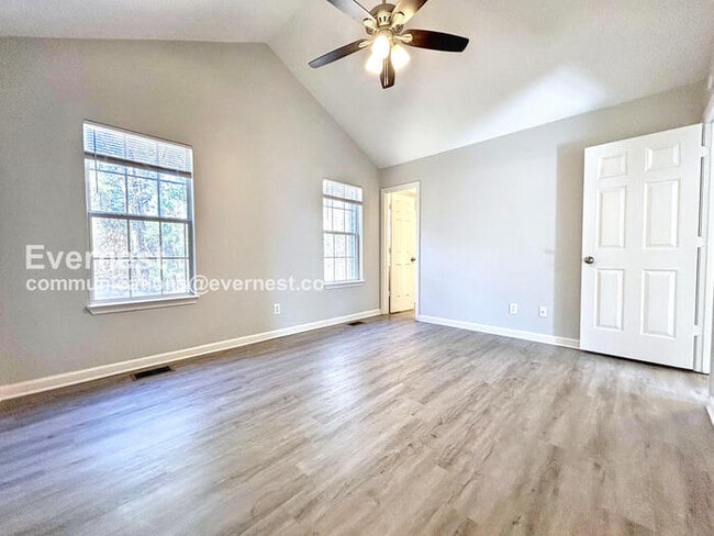 Building Photo - 30 Oak Grove Ln NW