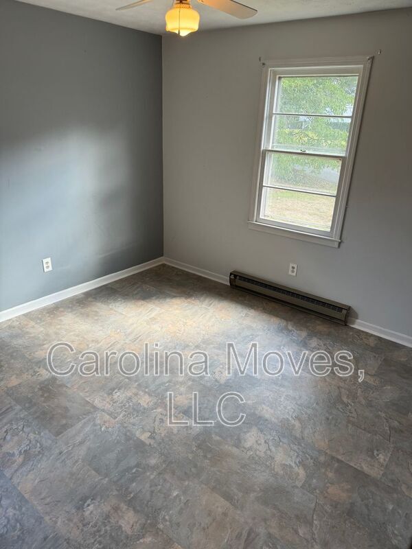 Building Photo - 129 Darby Ct