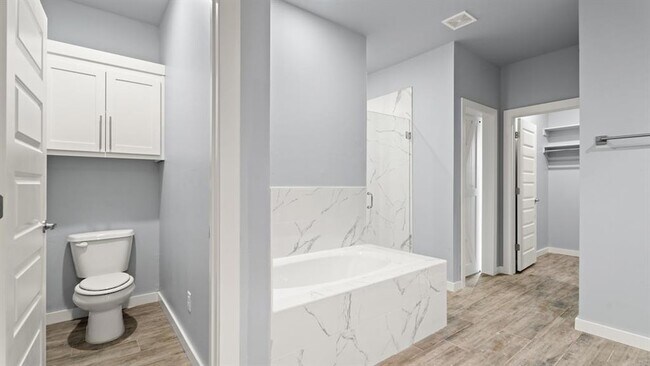 Building Photo - 217 Olde Ml Ct