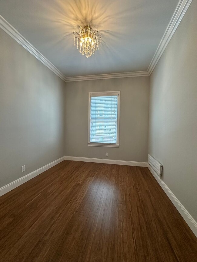 Building Photo - Spacious Nob Hill 3 BD/ 2 Bath Flat with Shared Roof-deck! Gorgeous City and Bay Views!!