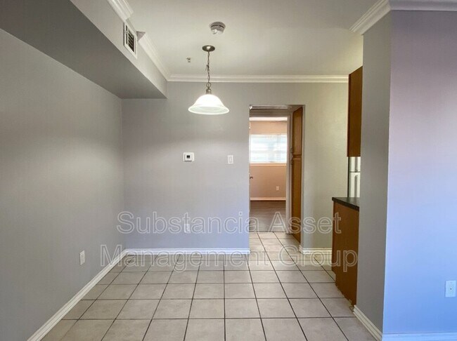 Building Photo - 1433 NW 24th St