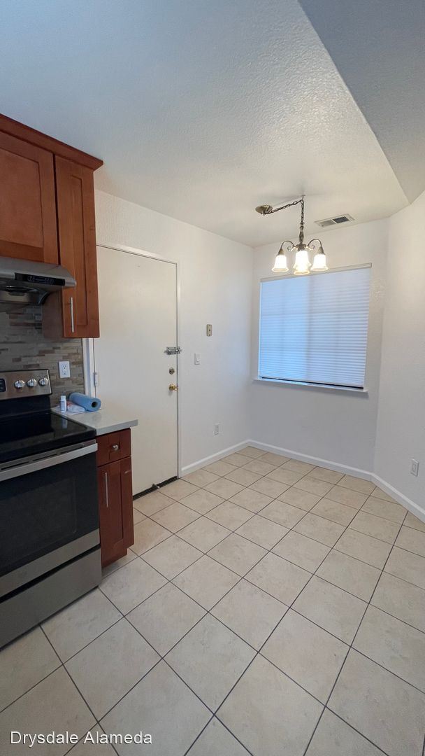 Building Photo - 2 br, 2 bath House - 14 Christensen Court