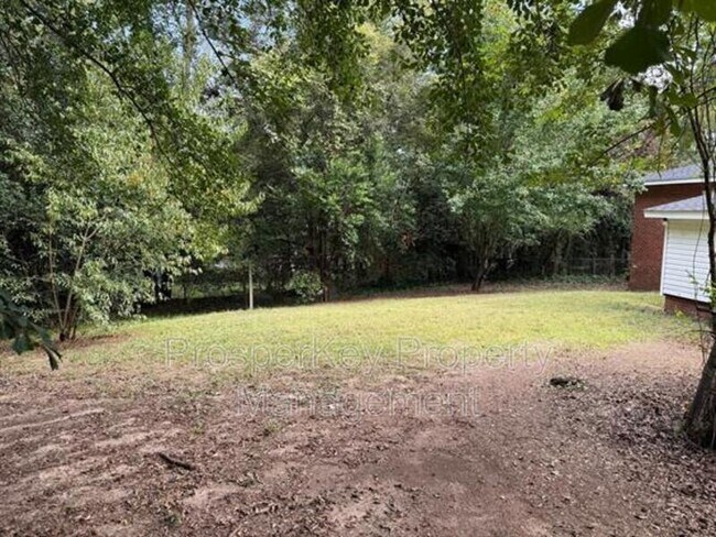Building Photo - 3676 Lindsey Dr
