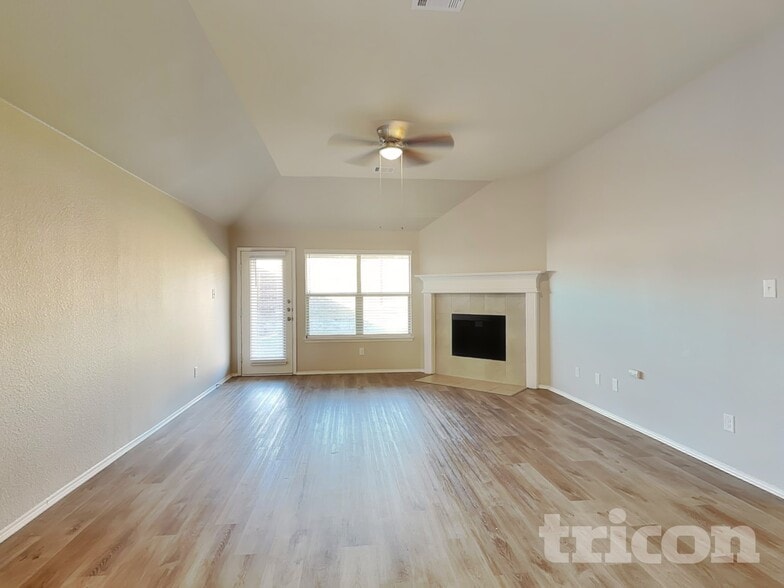 Building Photo - 936 Deer Valley Dr