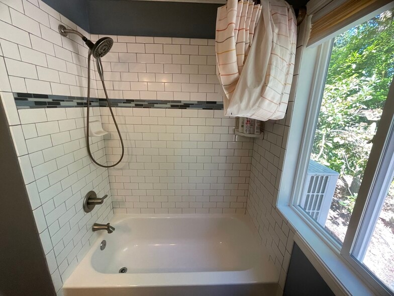 bathroom - 4017 SW Fairvale Dr