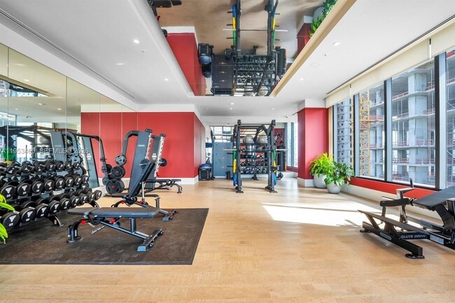 Building Photo - 11 NE 6th St