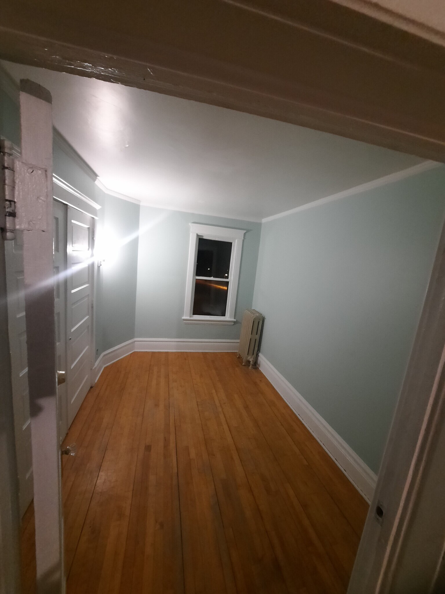 Building Photo - 427 N 10th Ave E