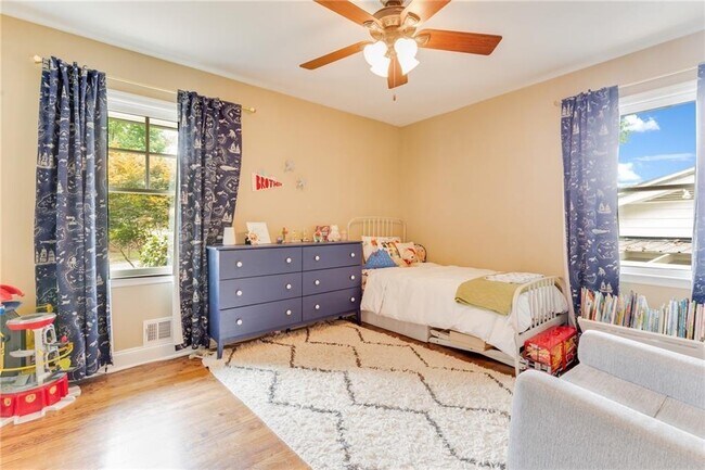 Building Photo - 2357 Cortez Way NE