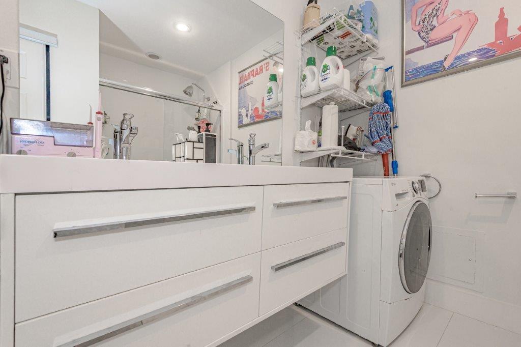 Building Photo - 2301 Collins Ave