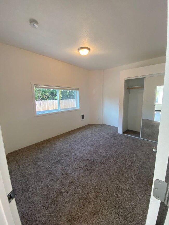 Building Photo - Completely Remodeled Five Bedroom, Three B...