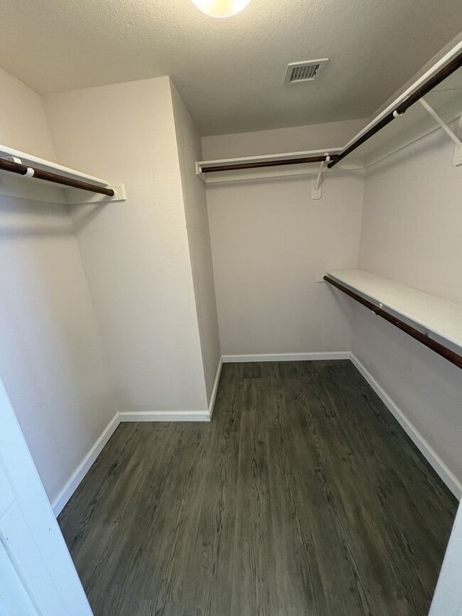 Building Photo - Rita Ranch Vail School District Single story home