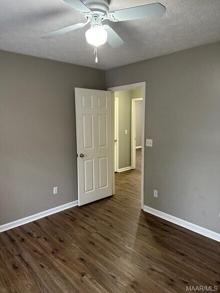 Building Photo - 508 Deer Path