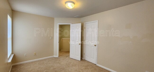 Building Photo - 7846 The Lakes Point