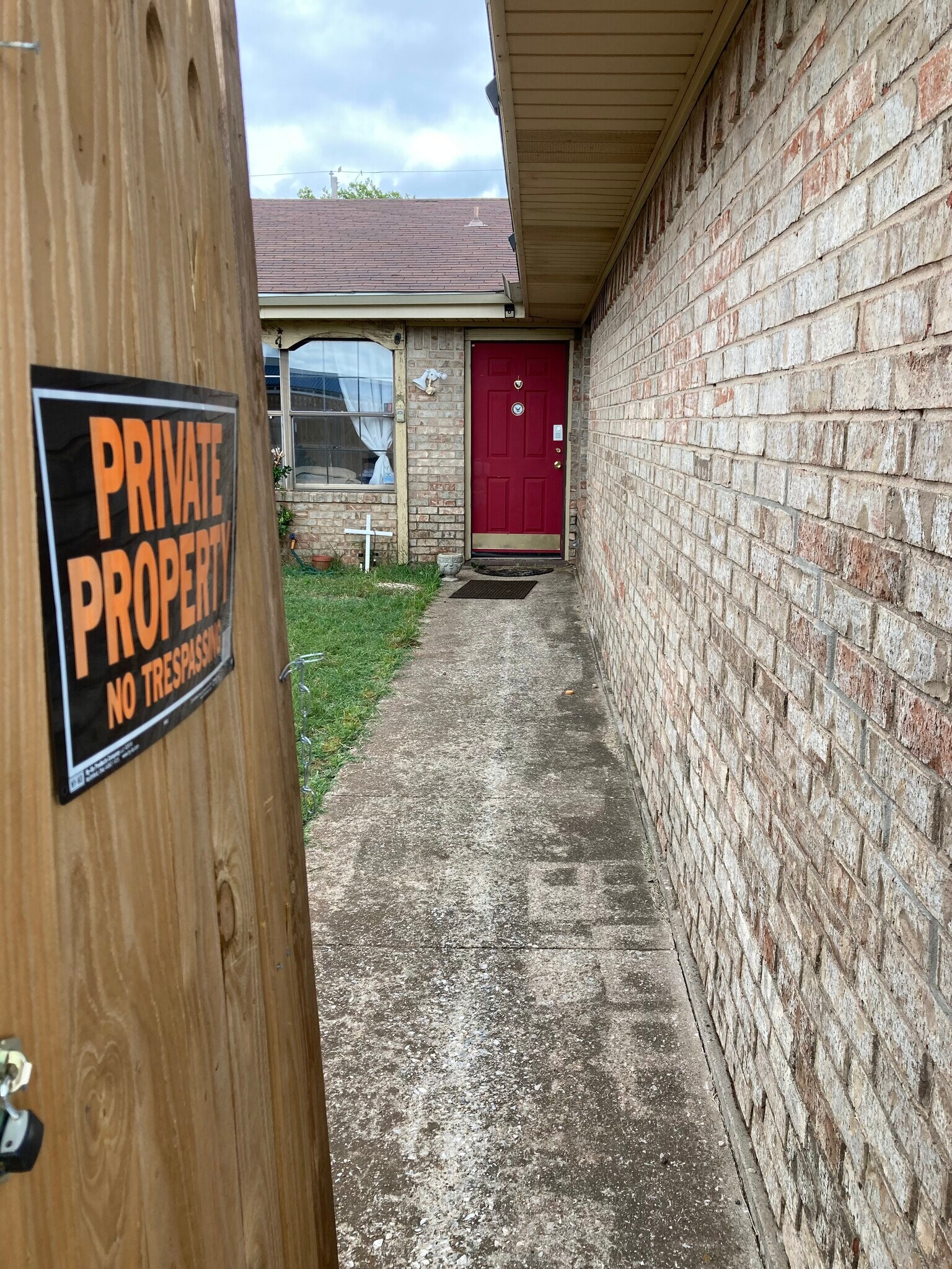 Front door Suite B - 1607 City View Dr