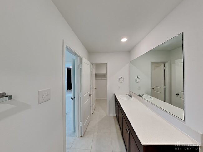 Building Photo - 8424 Fawn Creek Dr