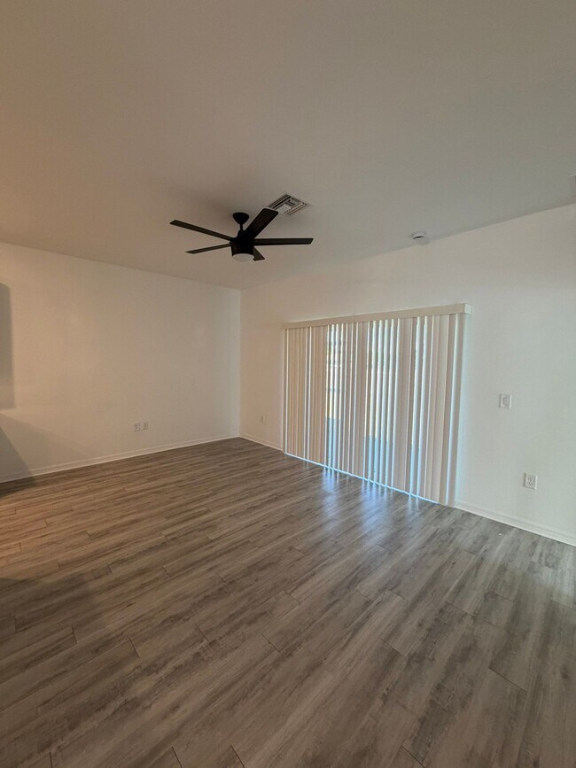 Building Photo - 1145 Edgerton Ave