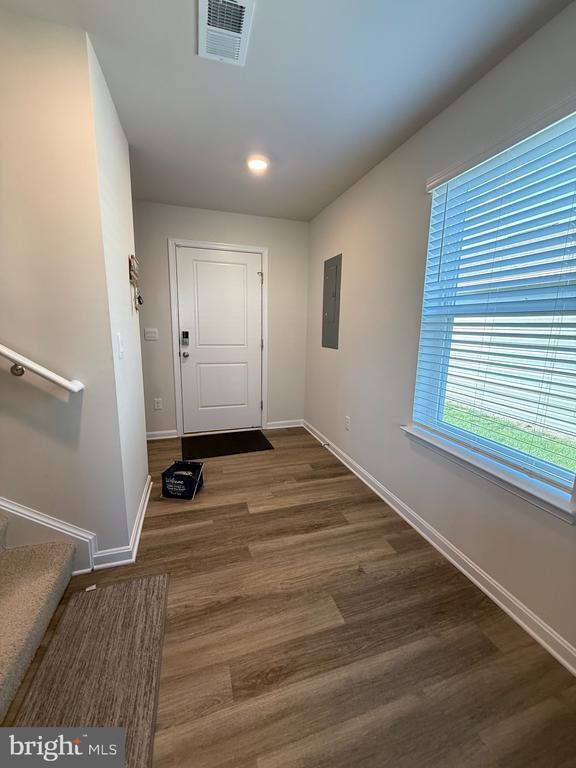 Building Photo - 115 Grasmere St