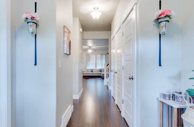 Building Photo - Mapleton Home