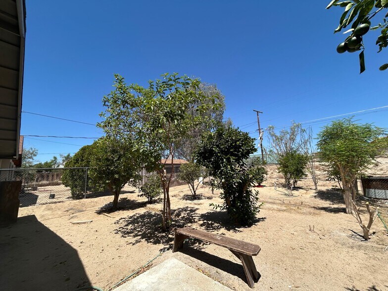 Building Photo - 71984 Sunnyslope Dr