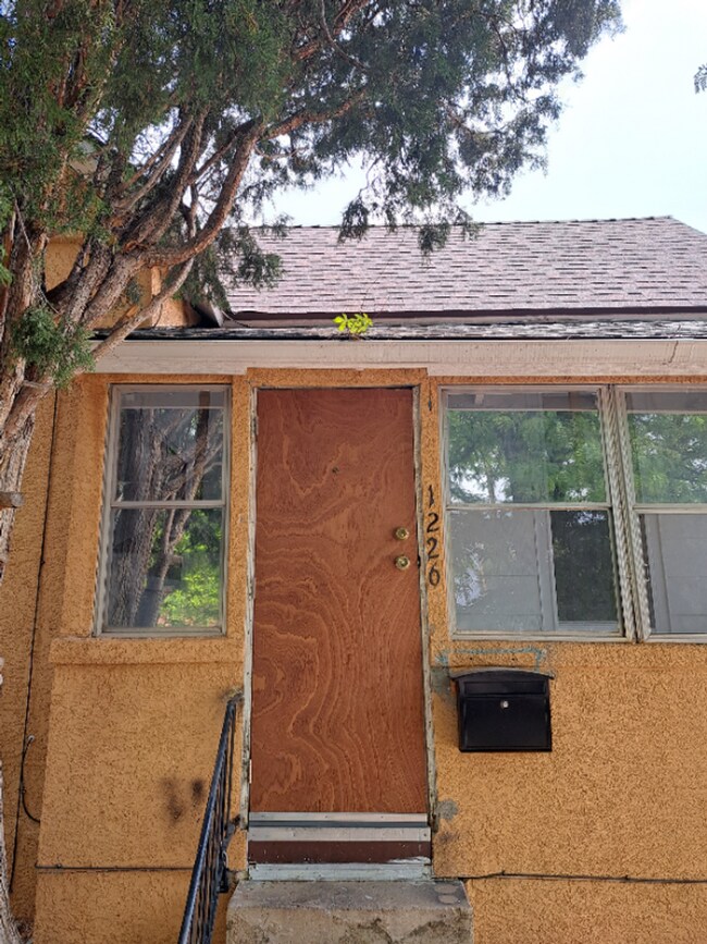 Building Photo - Greenwood Duplex