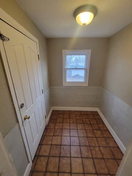 Mud Room - 1625 J Ave NE