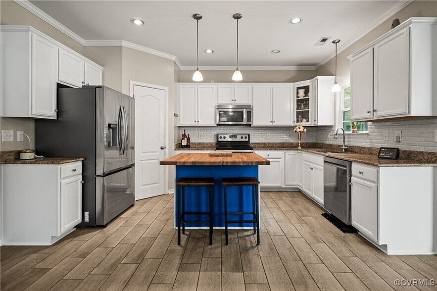 Building Photo - 300 Kilt Dr