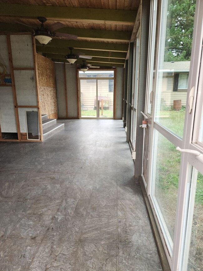 Building Photo - 1-Bedroom 1 Bath