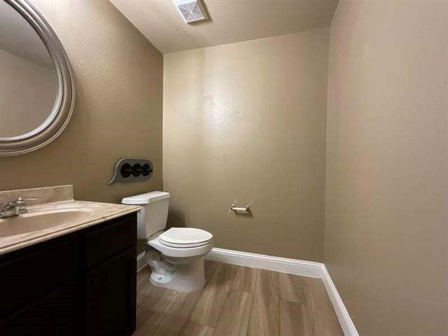 Building Photo - 6020 Heather Dr