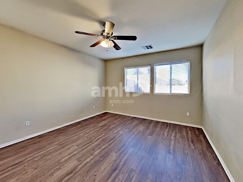 Building Photo - 212 Purple Passion Ave