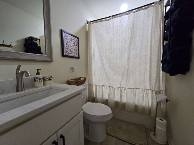 Building Photo - Fully Furnished Two Bedroom