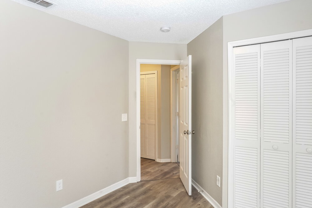 Building Photo - 1917 Excalibur Dr