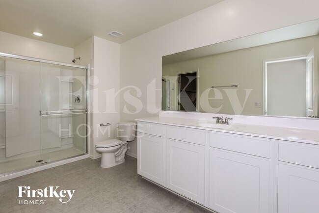 Building Photo - 3102 E Miner Dr