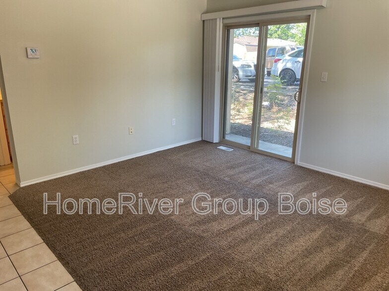 Building Photo - 2296 W Kootenai St