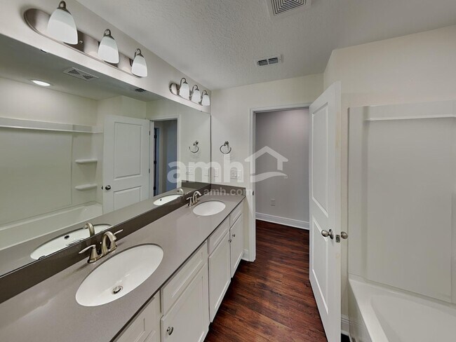 Building Photo - 2753 Ponds Trl