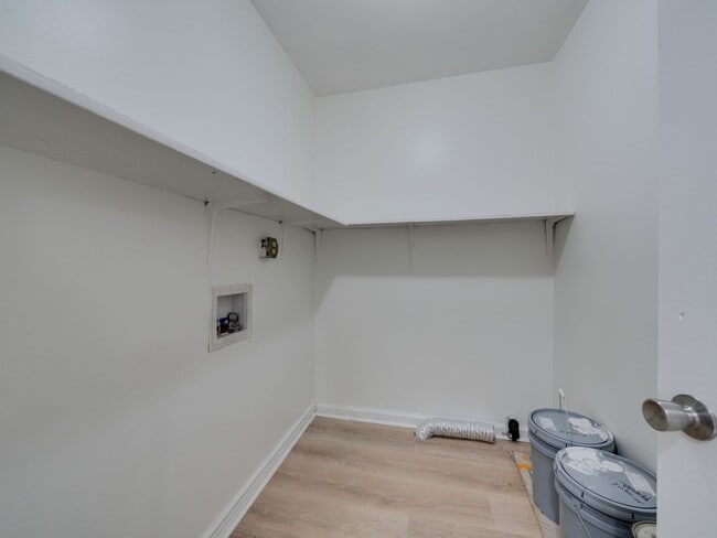 Building Photo - 139 Darnell Pl